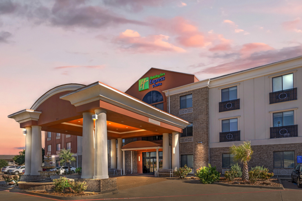 photo 1 of Holiday Inn Express Hotel & Suites Fairfield - North by IHG