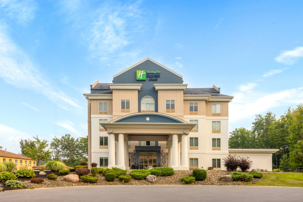 photo 1 of Holiday Inn Express Hotel & Suites Hamburg by IHG