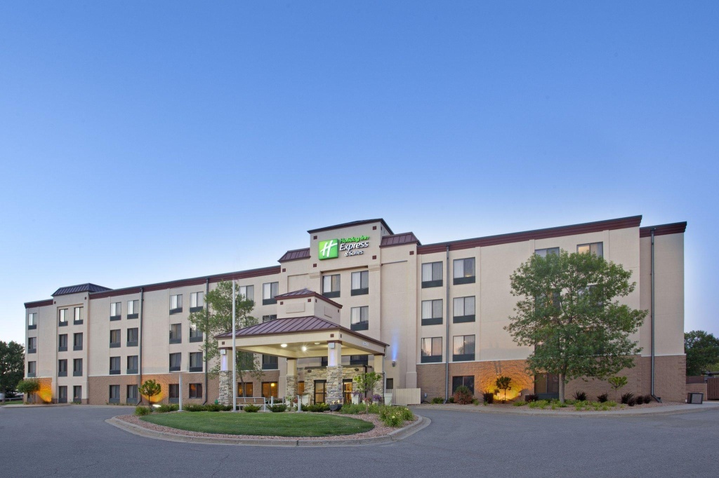 photo 1 of Holiday Inn Express & Suites Eden Prairie - Minnetonka by IHG