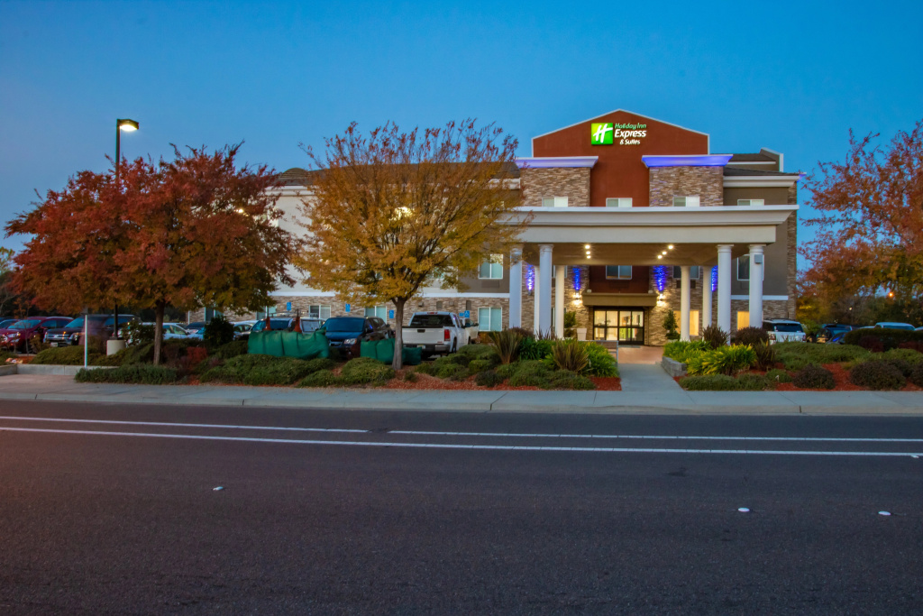 photo 1 of Holiday Inn Express Hotel & Suites Roseville-Galleria Area by IHG