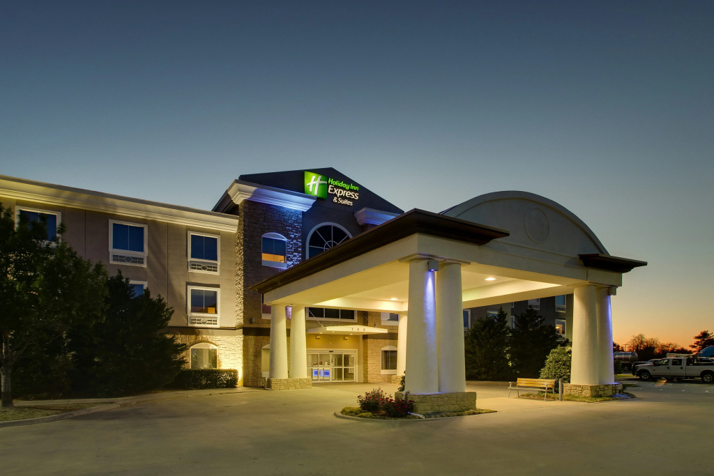 photo 1 of Holiday Inn Express Hotel & Suites Vernon College Area by IHG