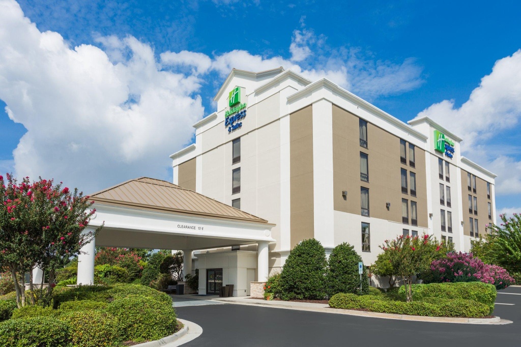 photo 1 of Holiday Inn Express Hotel & Suites Wilmington-University Ctr by IHG