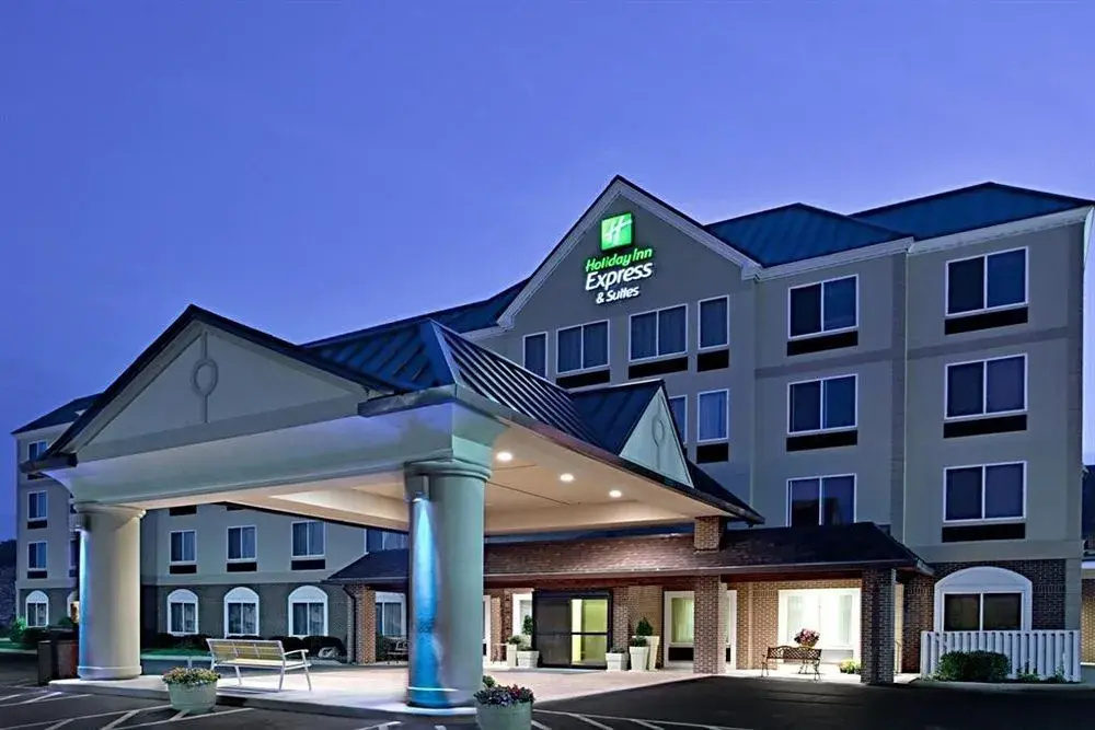 photo 1 of Holiday Inn Express and Suites Newark - Heath