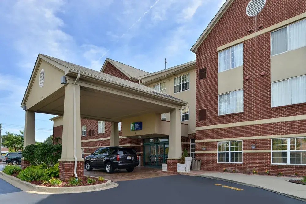 photo 1 of Holiday Inn Express Hotel & Suites Southfield - Detroit