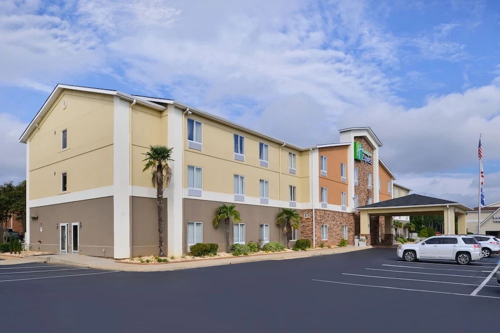 photo 1 of Holiday Inn Express Montgomery East I-85
