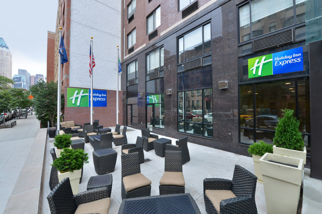 photo 1 of Holiday Inn Express New York - Manhattan West Side by IHG