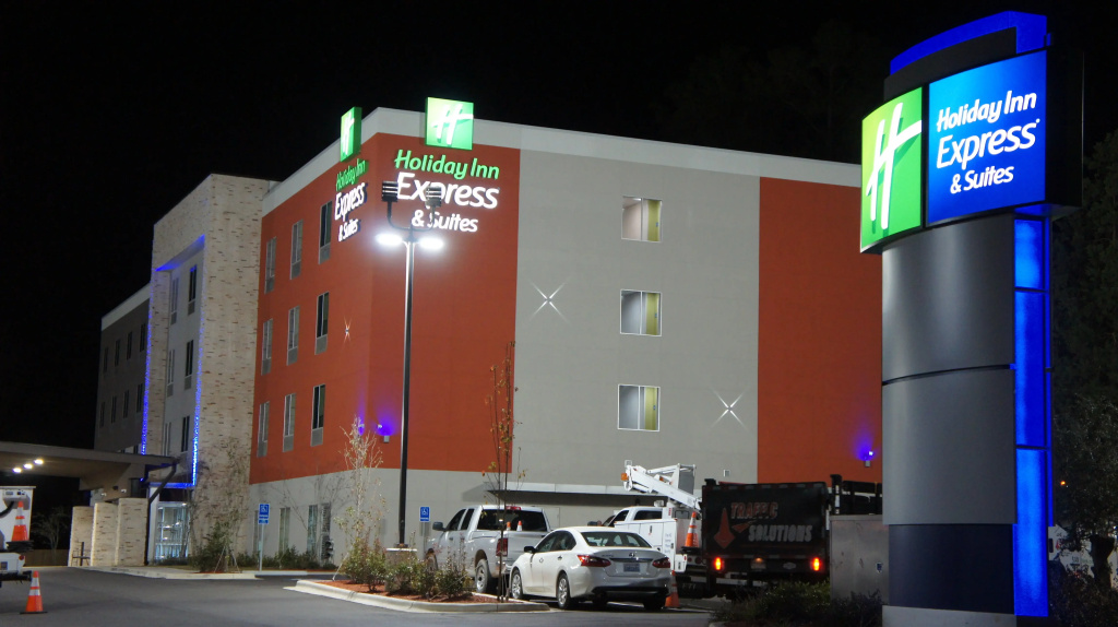photo 1 of Holiday Inn Express Pineville-Alexandria Area by IHG