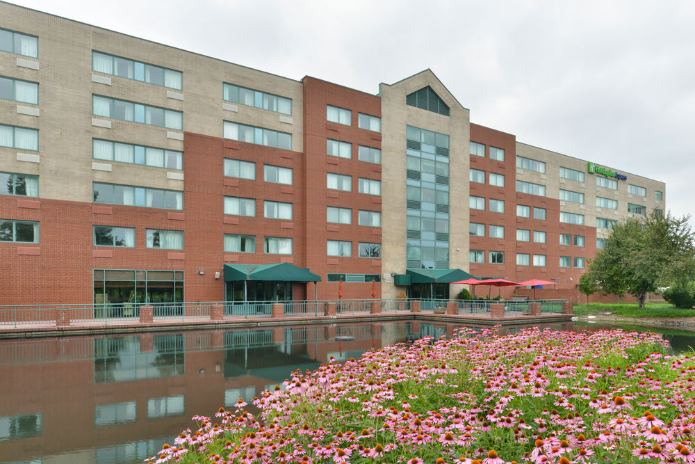 photo 1 of Holiday Inn Express St. Louis Airport Riverport