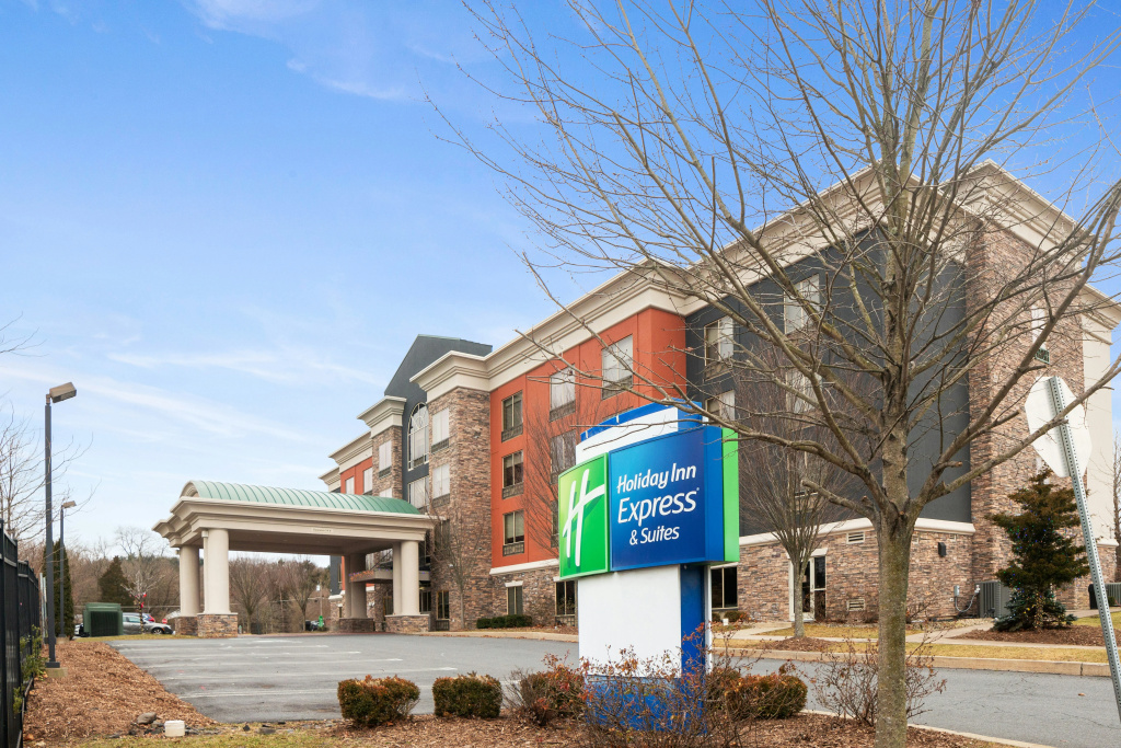 photo 1 of Holiday Inn Express & Suites Stroudsburg-Poconos by IHG