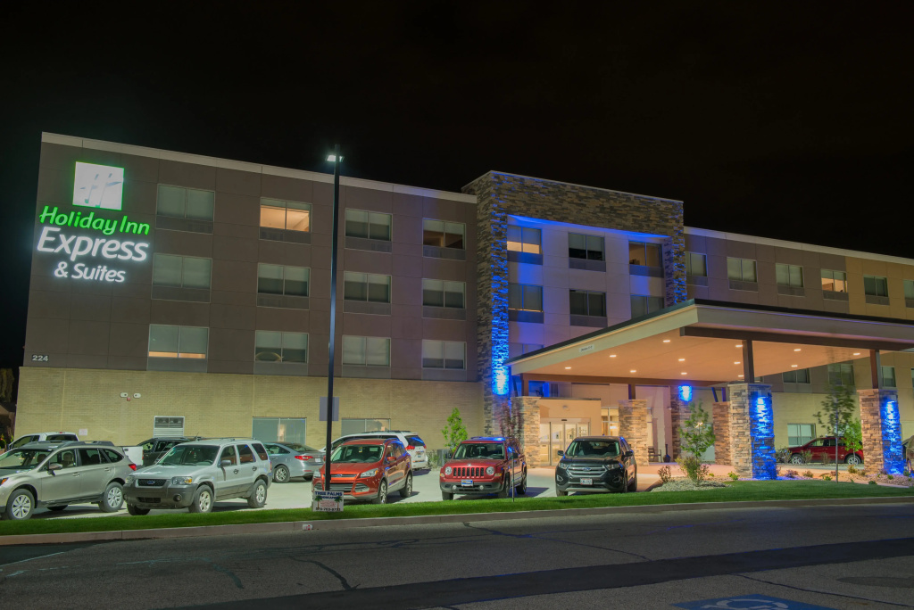 photo 1 of Holiday Inn Express & Suites Dayton Southwest by IHG