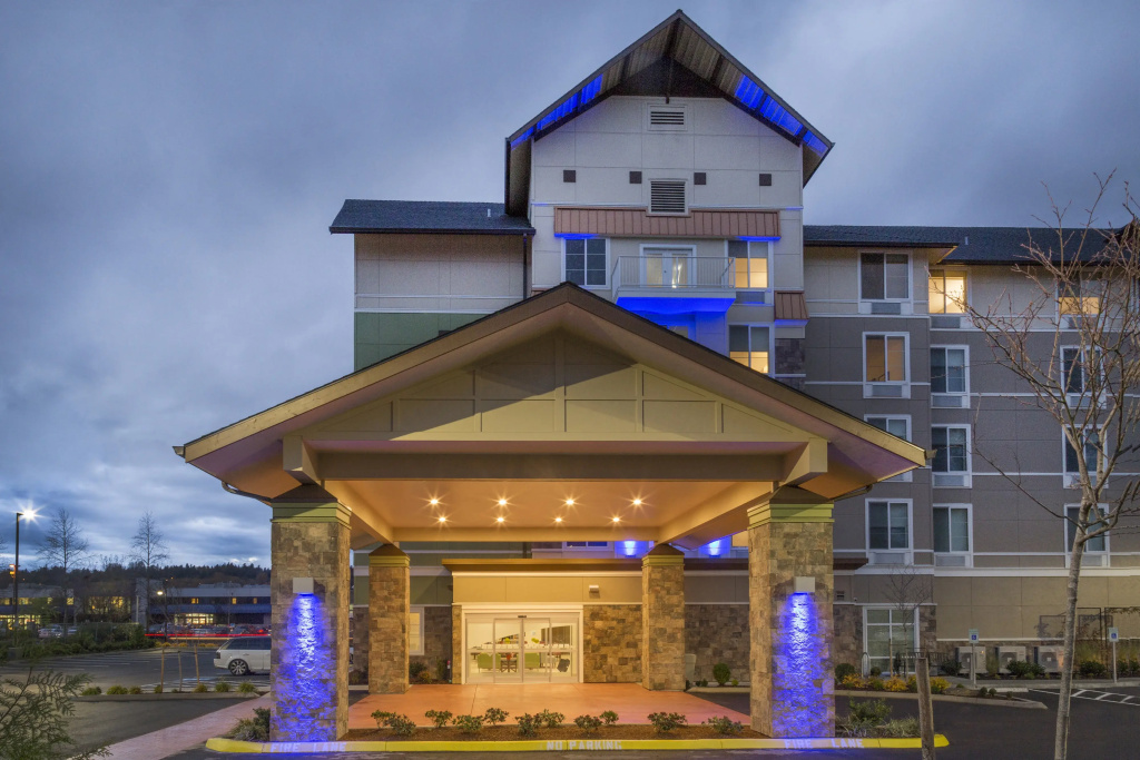 photo 1 of Holiday Inn Express & Suites Seattle South - Tukwila by IHG