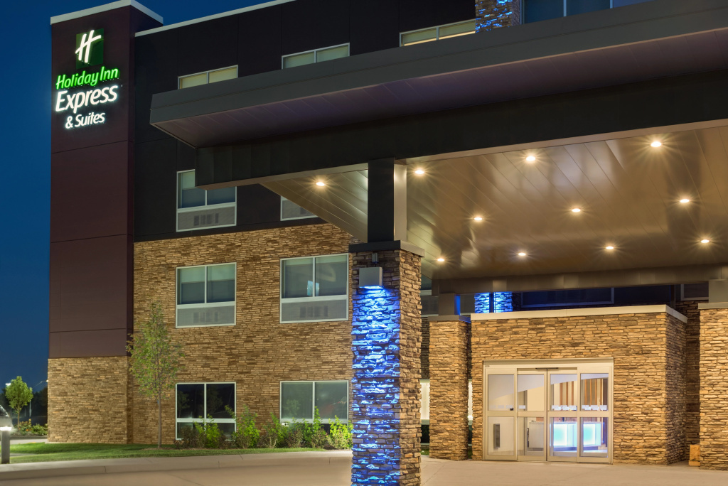 photo 1 of Holiday Inn Express & Suites West Des Moines - Jordan Creek by IHG