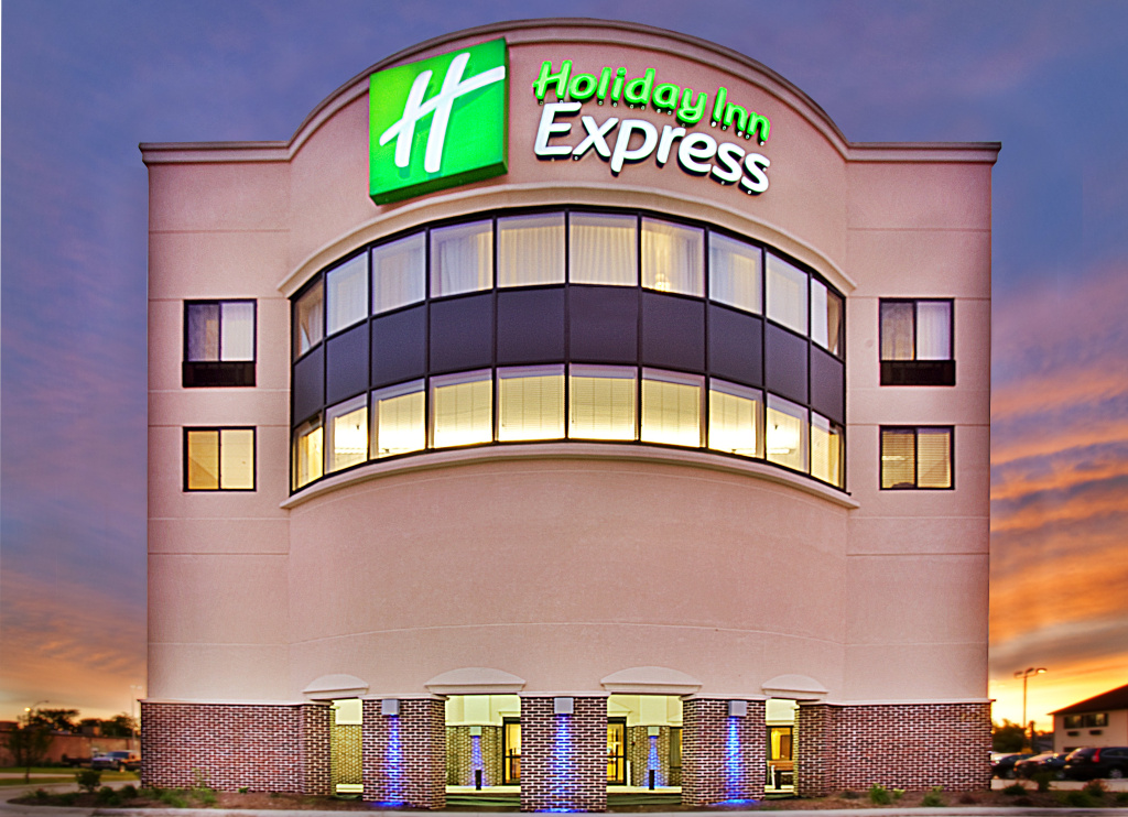 photo 1 of Holiday Inn Express Waterloo Cedar Falls by IHG