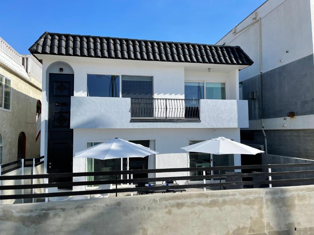 photo 1 of House on Venice Beach Apartment Hotel