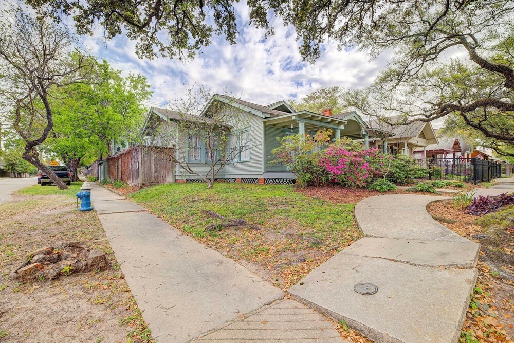 photo 1 of Pet-friendly Garden Studio in Woodland Heights!