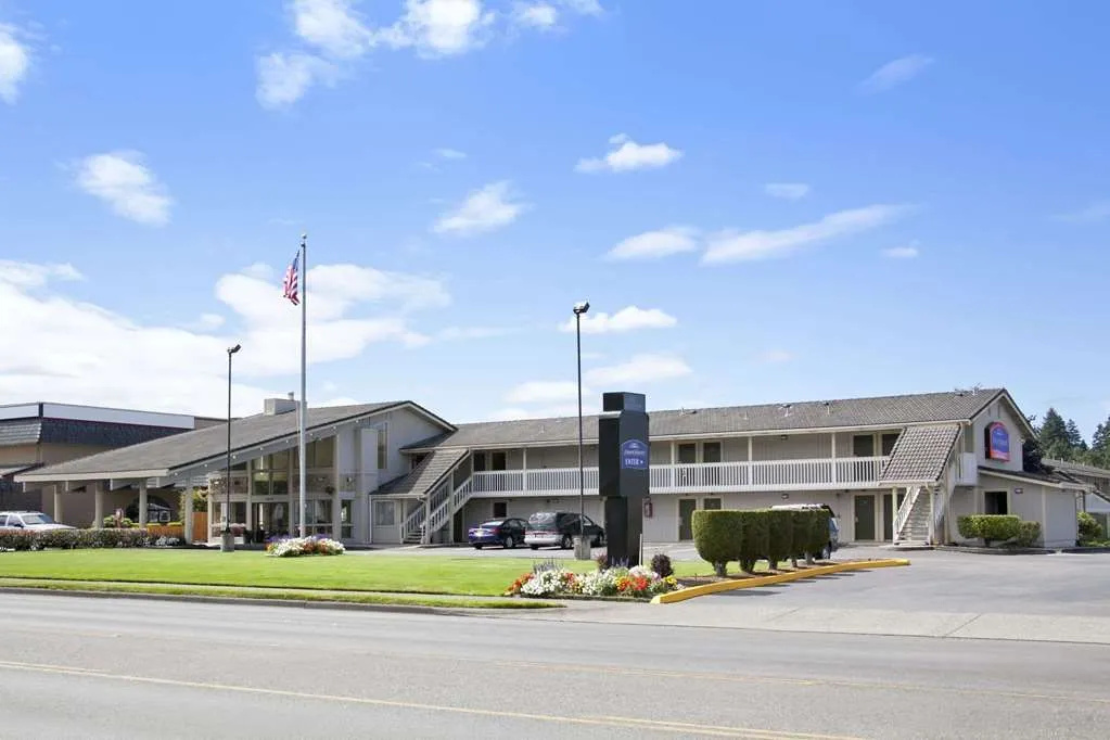 photo 1 of Howard Johnson Inn & Suites Tacoma Near McChord AFB