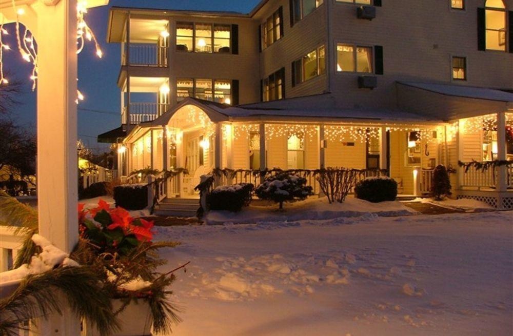 photo 1 of Inn at Harbor Hill Marina