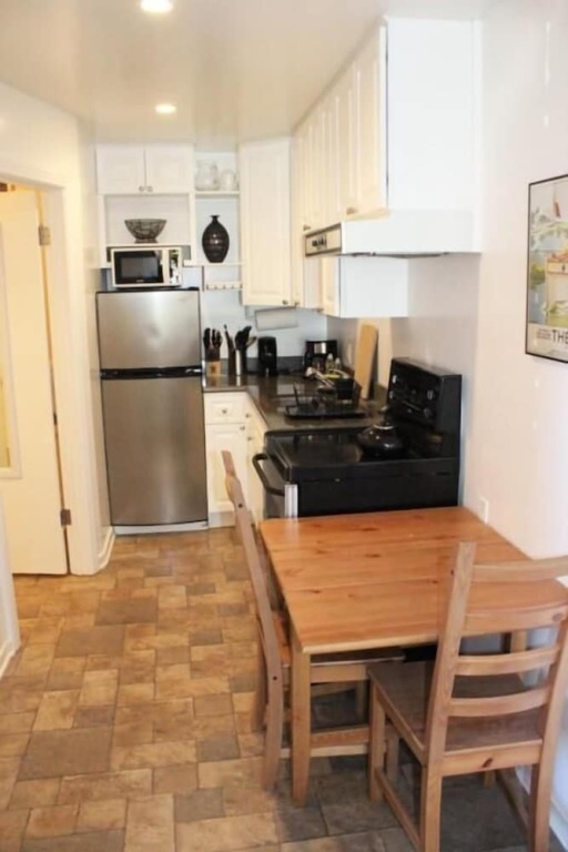 photo 1 of Inner Sunset Studio Holiday
