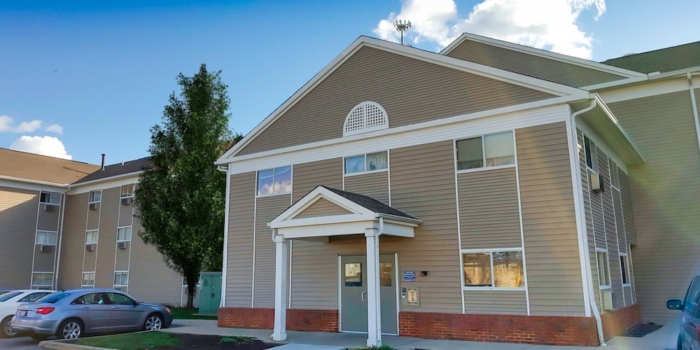 photo 1 of InTown Suites Extended Stay Select Dayton OH- Miamisburg
