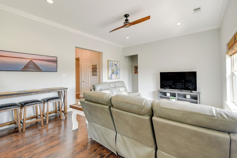 photo 1 of Inviting Granbury Home w/ Fire Pit: 3 Mi to Lake!