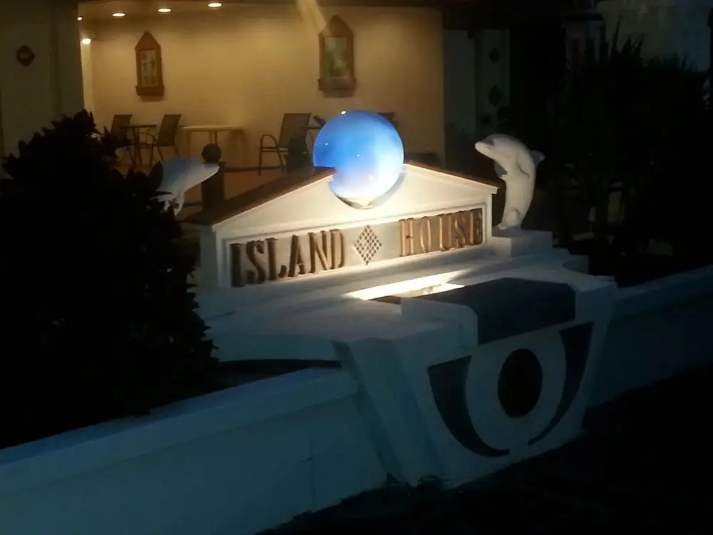 photo 1 of Island House Hotel