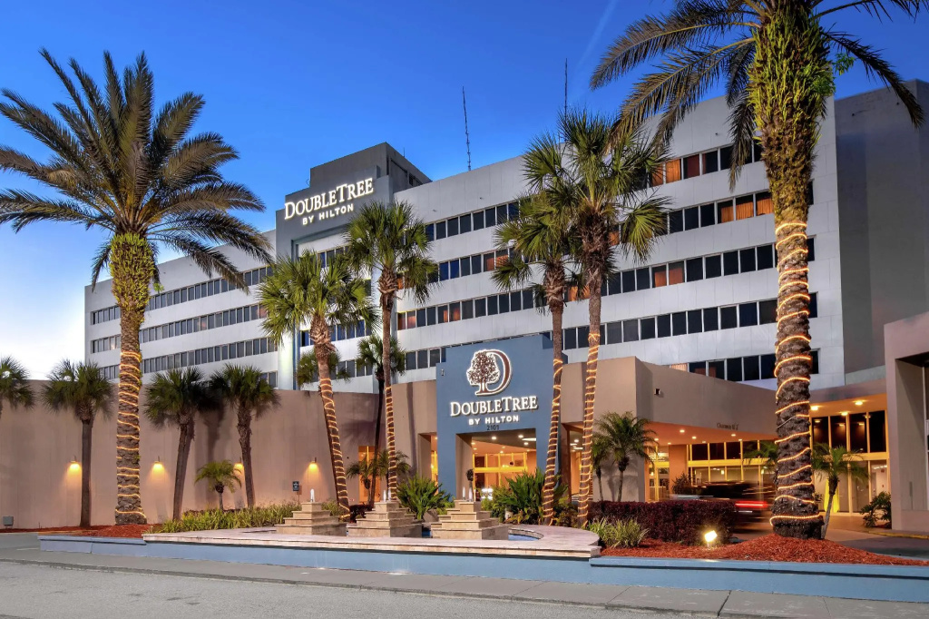 photo 1 of DoubleTree by Hilton Hotel Jacksonville Airport