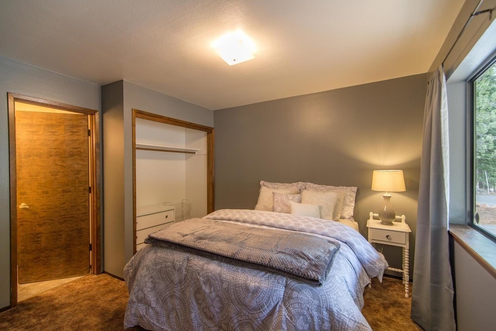photo 1 of Kelly 3 Bedroom Holiday Home By Tahoe Truckee