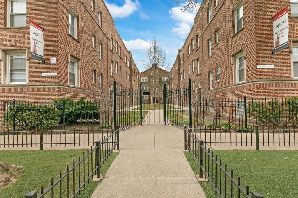 photo 1 of King Bed, Full Kitchen, Rogers Park 5mins Loyola