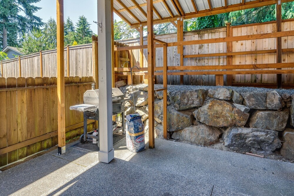 photo 1 of Kirkland Vacation Rental ~ 2 Mi to Lake Washington