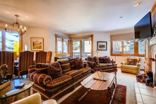 photo 1 of Kiva 228