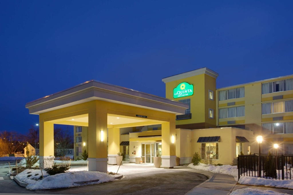 photo 1 of Hampton Inn Manchester Downtown