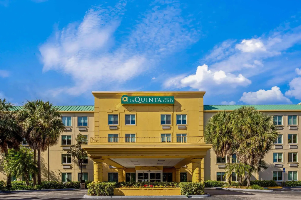 photo 1 of La Quinta Inn & Suites by Wyndham Miami Cutler Bay