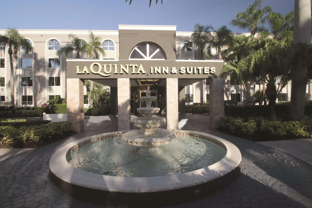 photo 1 of La Quinta Inn & Suites by Wyndham Coral Springs South