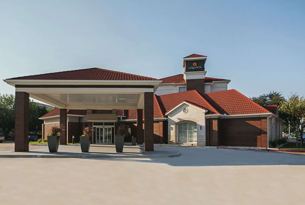 photo 1 of La Quinta Inn & Suites by Wyndham Dallas Plano West