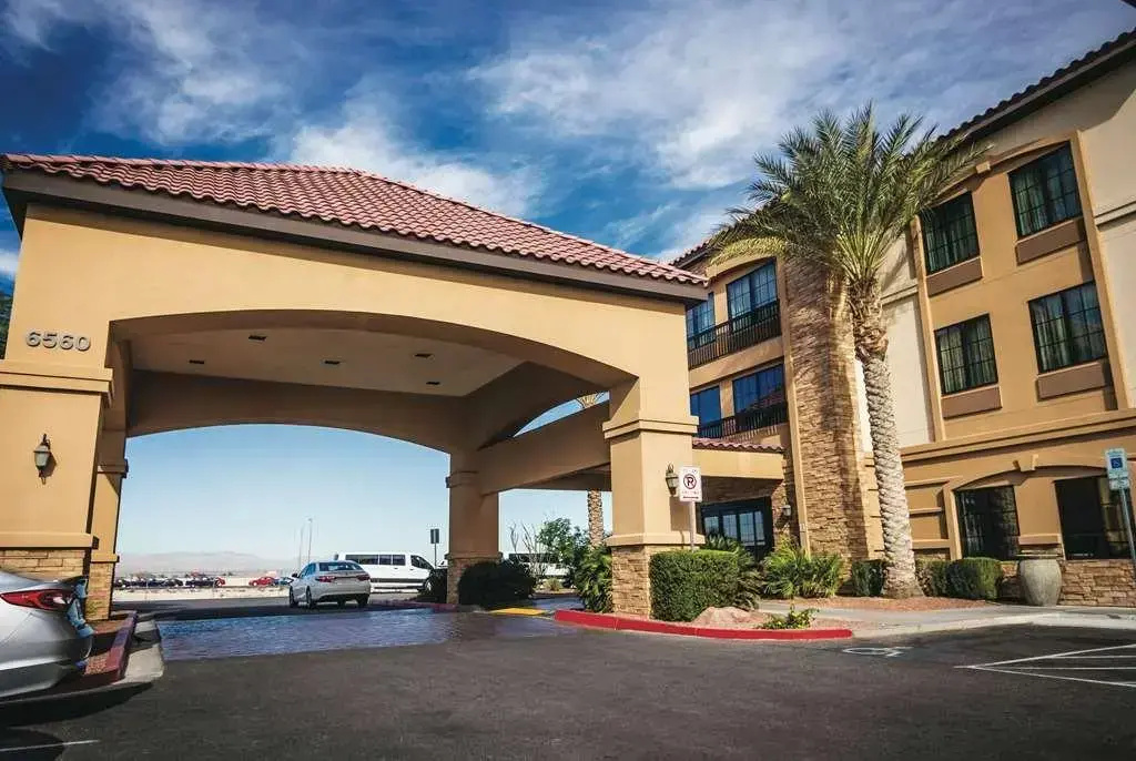 photo 1 of LA QUINTA INN & SUITES BY WYNDHAM LAS VEGAS AIRPORT SOUTH