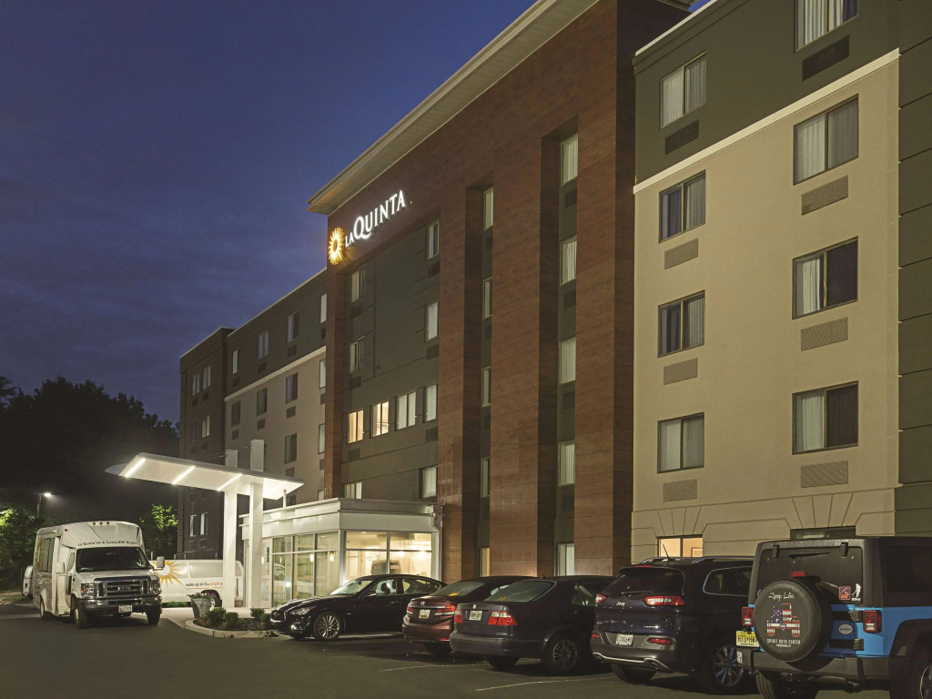 photo 1 of La Quinta Inn & Suites by Wyndham Baltimore BWI Airport
