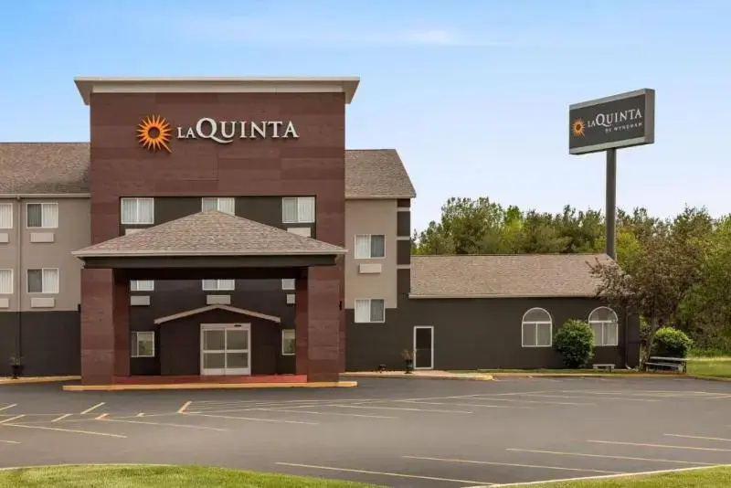 photo 1 of La Quinta Inn By Wyndham Peru Starved Rock State Park