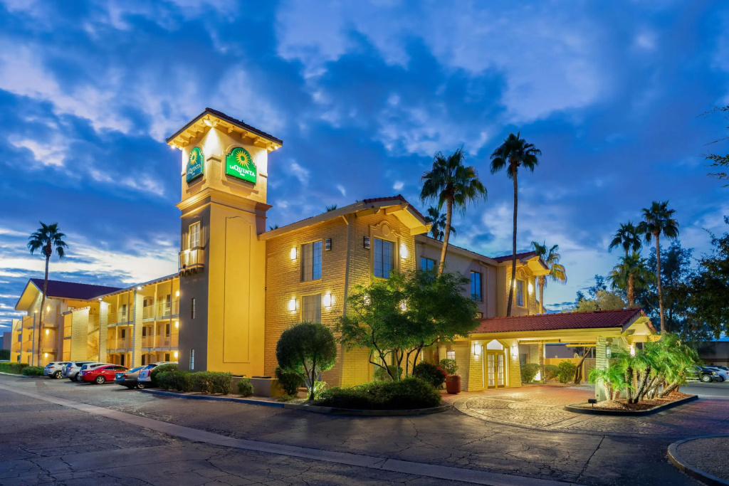 photo 1 of La Quinta Inn Phoenix Sky Harbor Airport