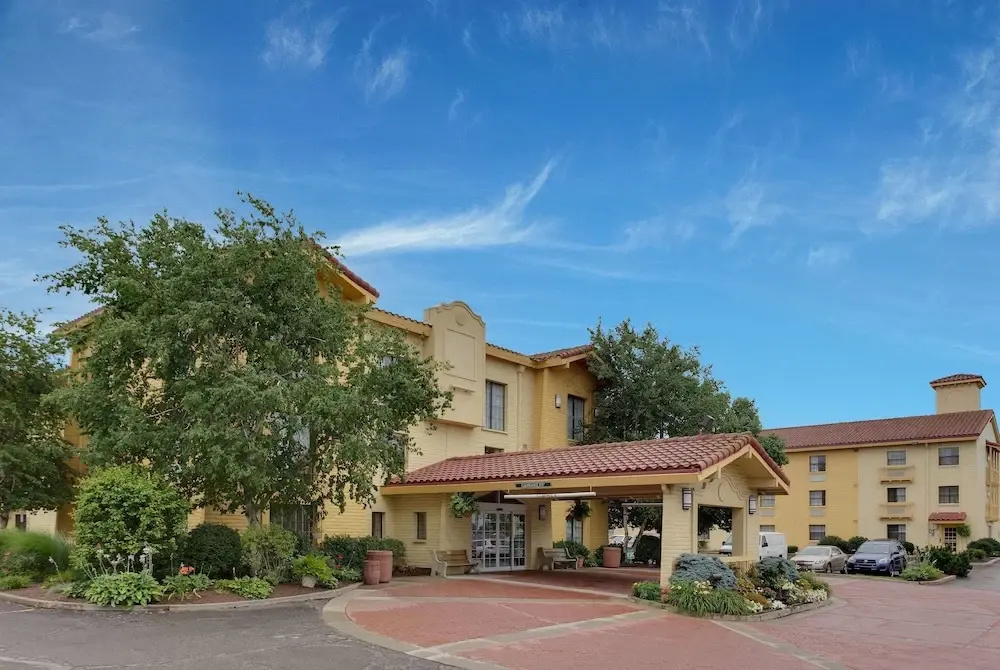 photo 1 of La Quinta Inn Pittsburgh Airport