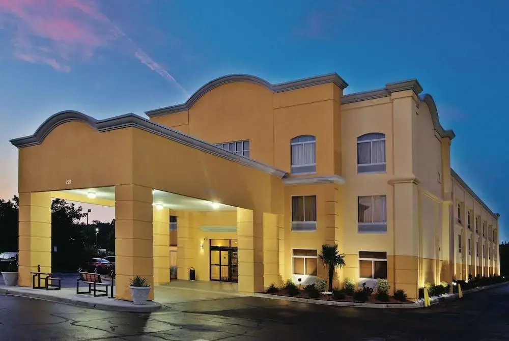 photo 1 of La Quinta Inn & Suites Florence