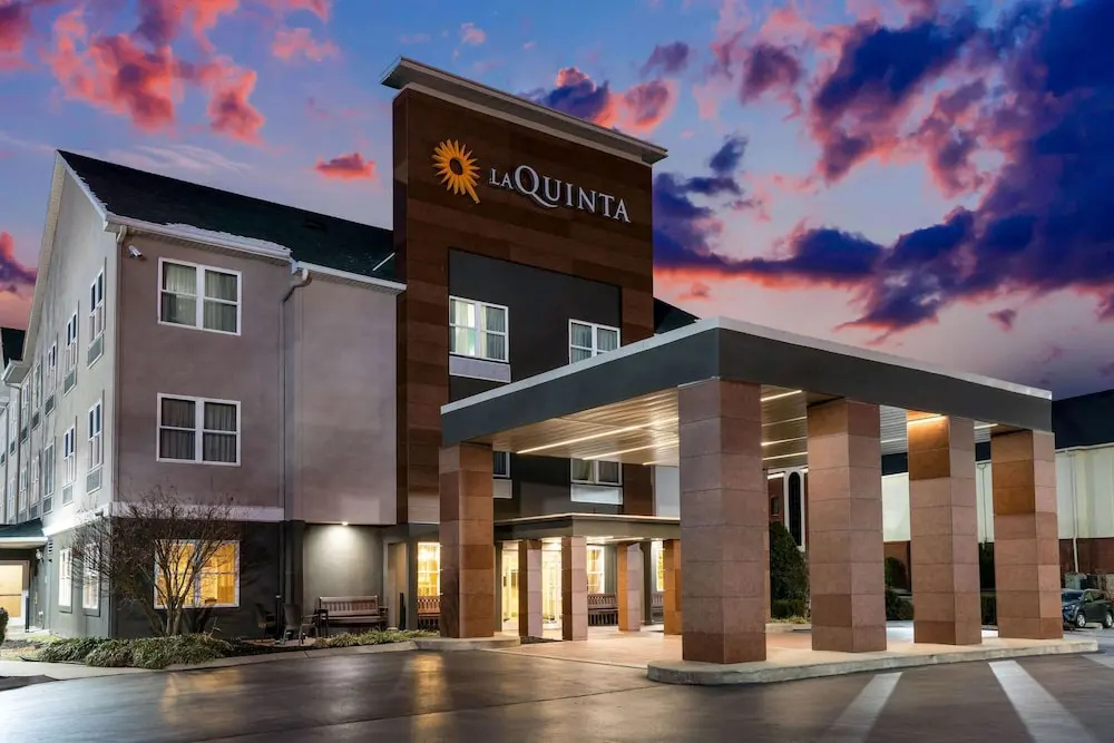 photo 1 of La Quinta Inn & Suites Lebanon