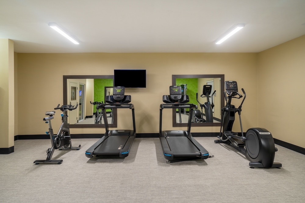 photo 1 of La Quinta Inn & Suites By Wyndham Lexington South / Hamburg