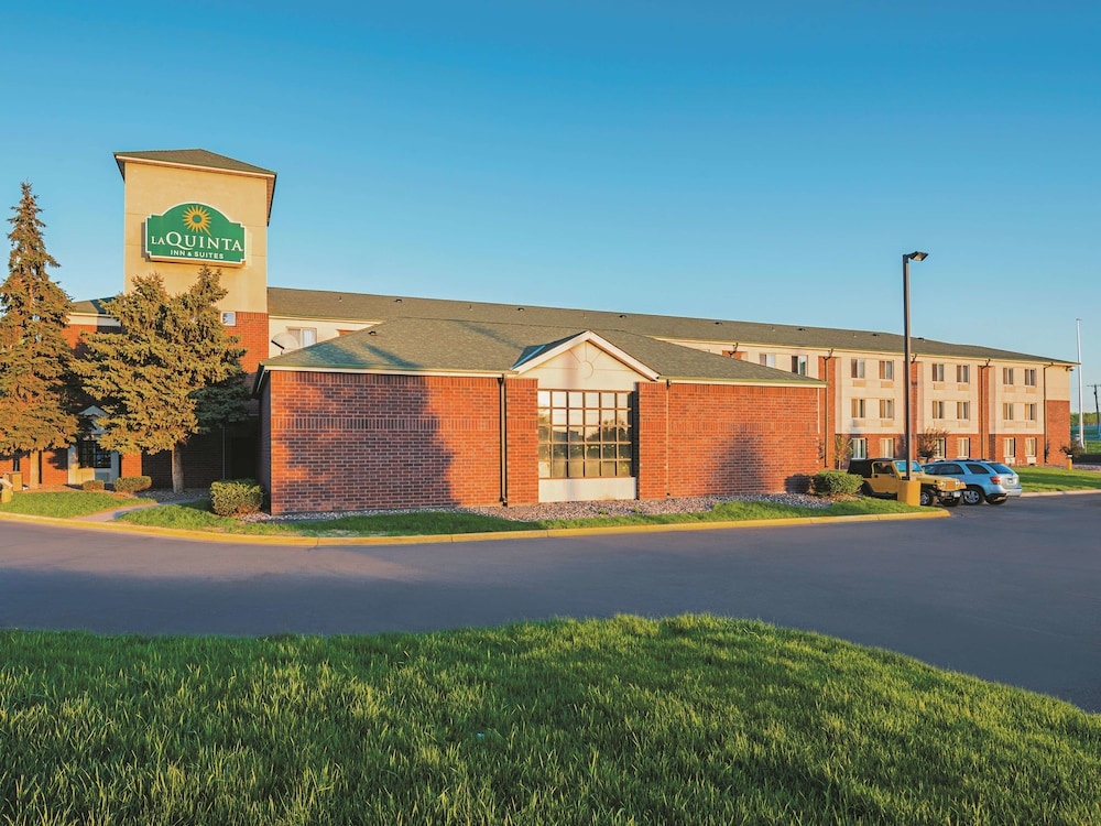 photo 1 of La Quinta Inn & Suites Minneapolis Northwest