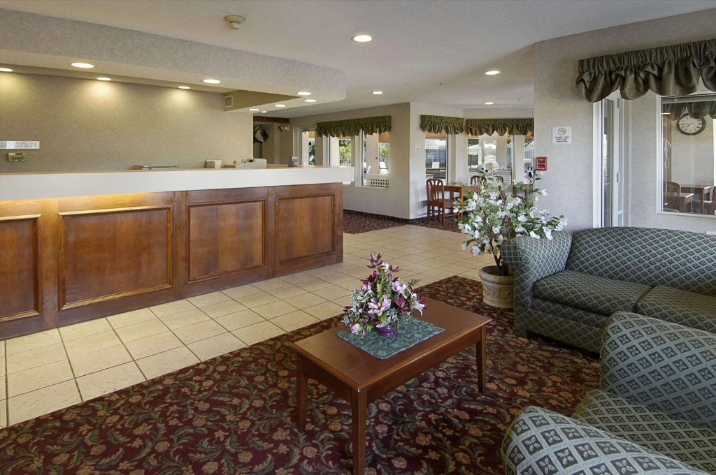 photo 1 of LakeWood Inn & Suites