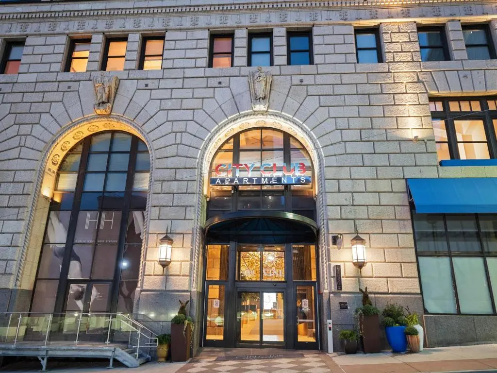 photo 1 of Lavish Best Central Location with Unmatched Amenities 407