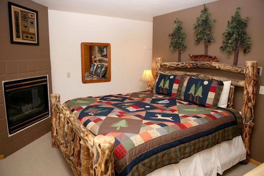 photo 1 of Lazy R Cottages: 15 2 Bedroom Cabin