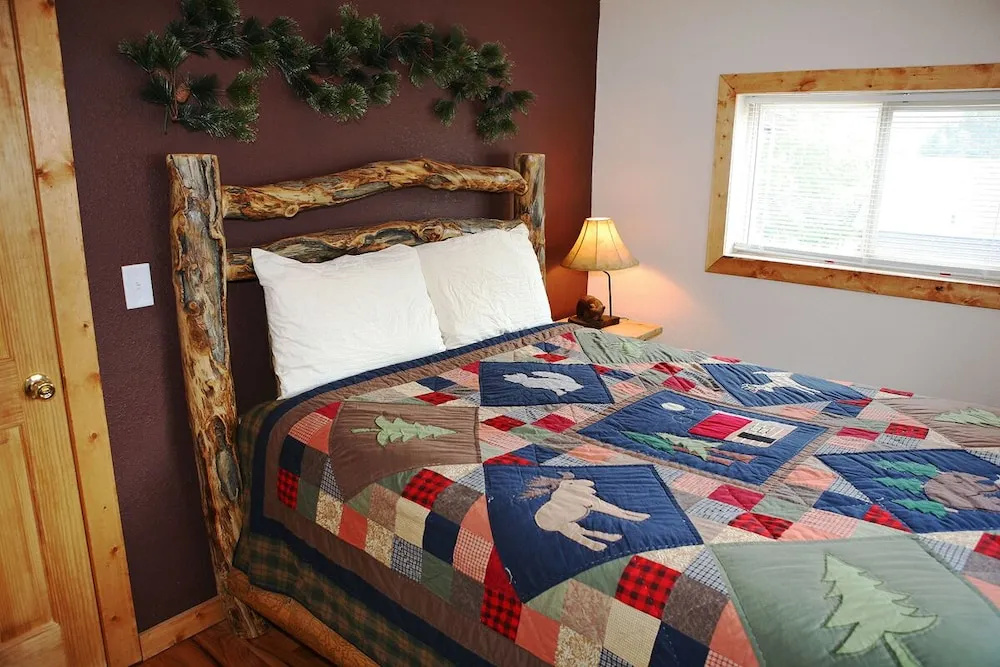 photo 1 of Lazy R Cottages: 4