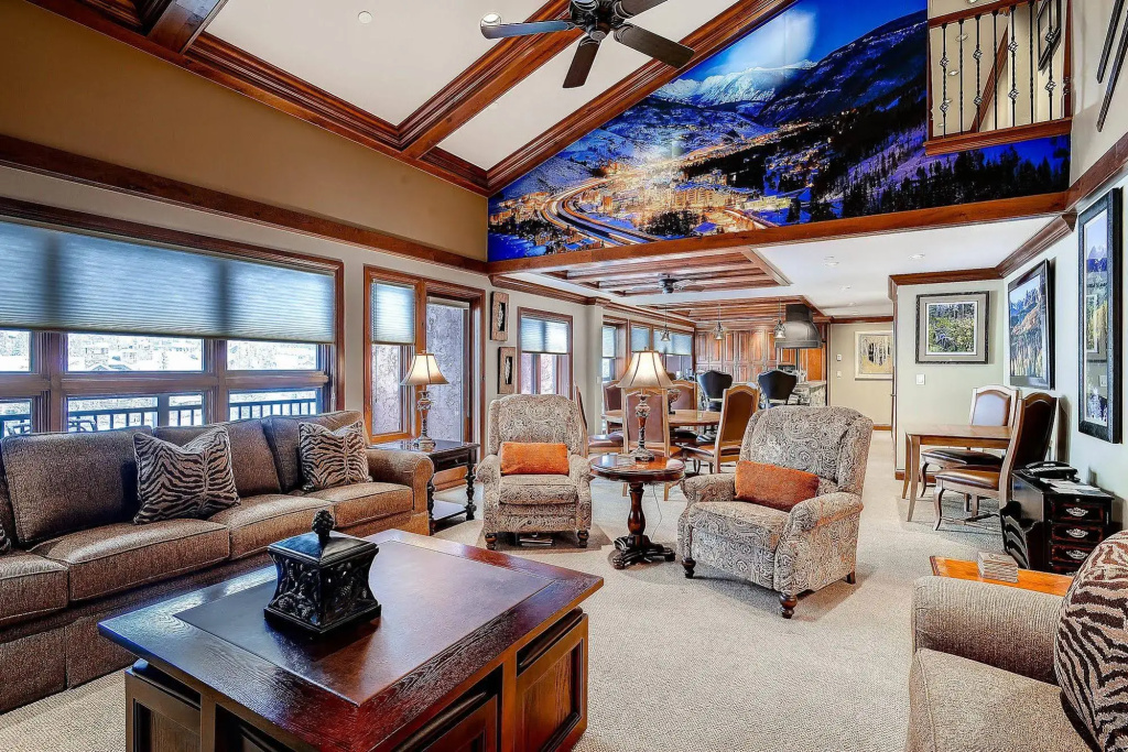 photo 1 of Lion Square Lodge