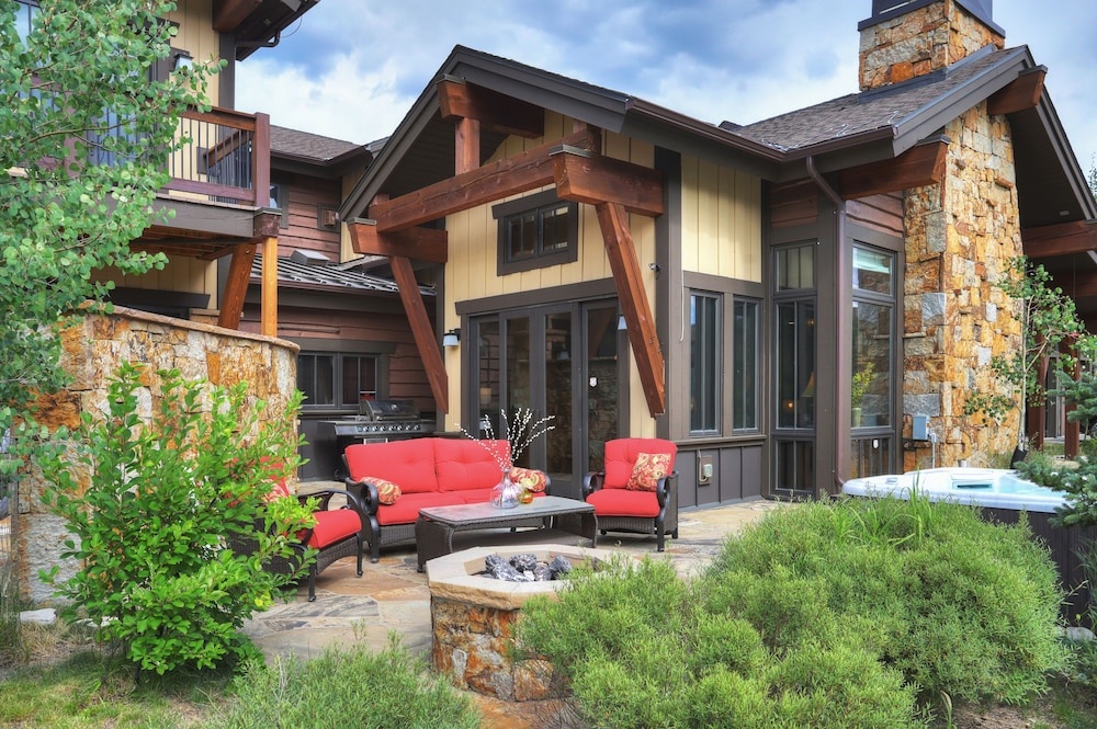 photo 1 of Lone Star Lodge 3 Bedroom Townhouse by RedAwning