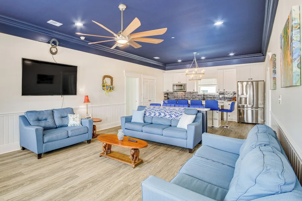 photo 1 of Long Beach Home w/ Views & On-site Beach Access!